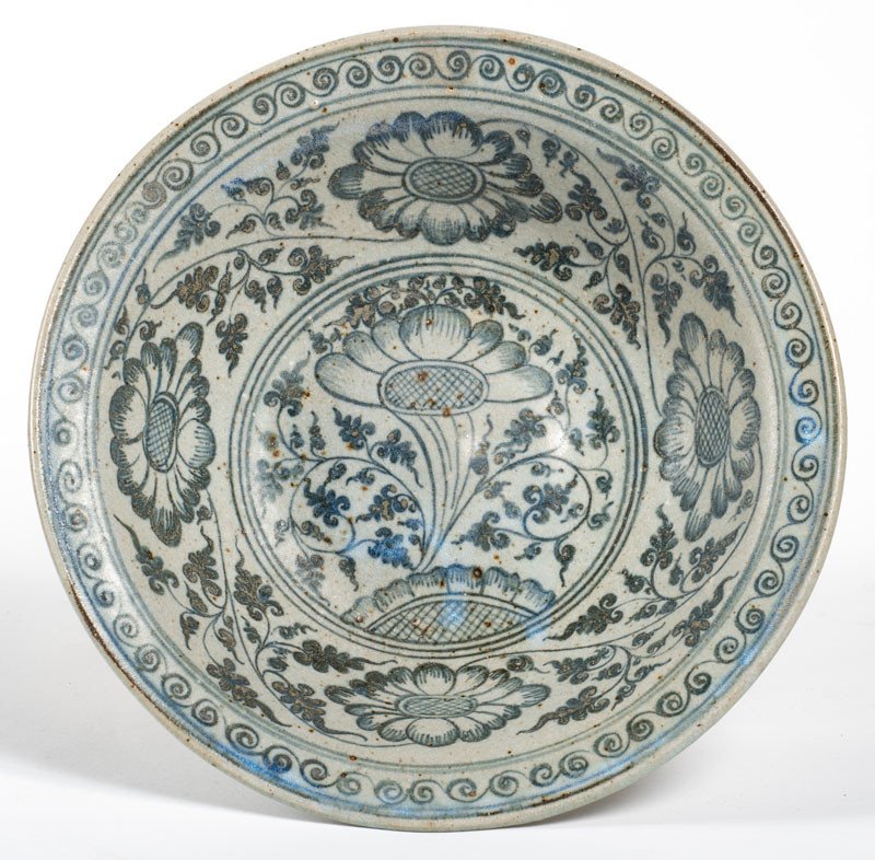 Vietnam Annam – Plate With Floral Decoration In Cobalt Blue Of Chrysanthemums