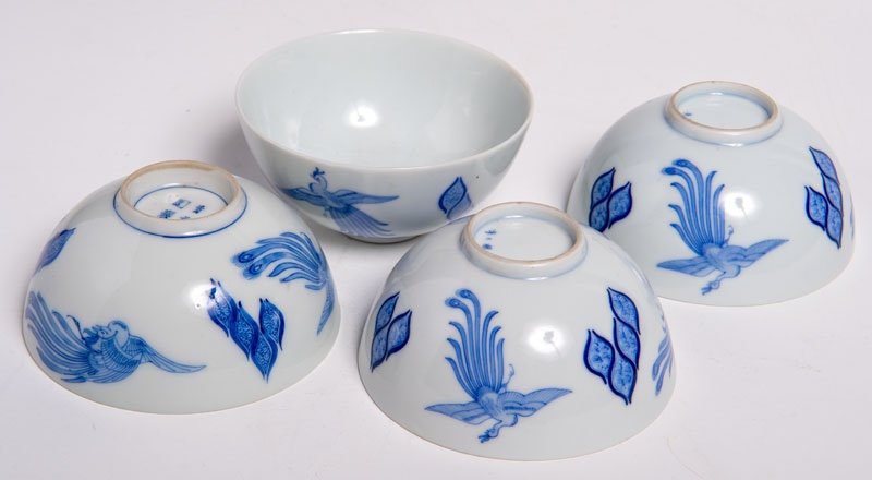 Japon 19ème Siècle - Lot De Quatre Bols En Porcelaine Blanche Et Décor Bleu. -photo-2