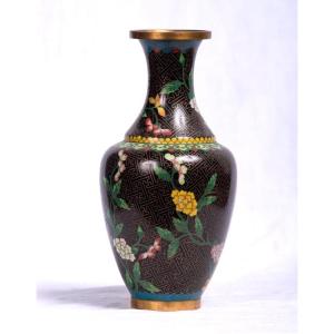 Japan, Early 20th Century - Vase Decorated With Flowers In Cloisonne Enamels On A Black Background