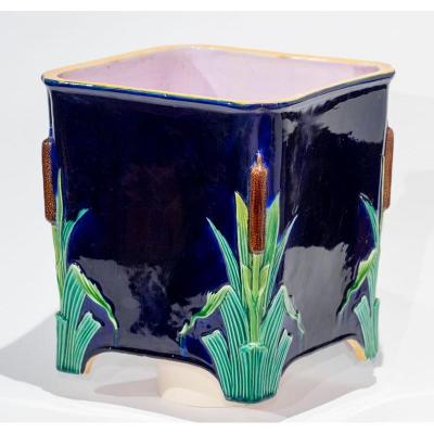 England 19th Century - Minton Planter With Reed Decoration On A Midnight Blue Background