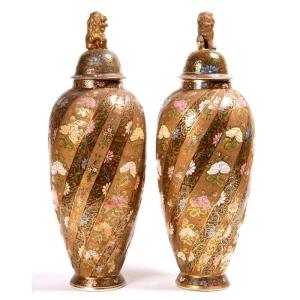 Vases Couverts Hongrois 19ème Siècle  à Décor Polychrome Et Or