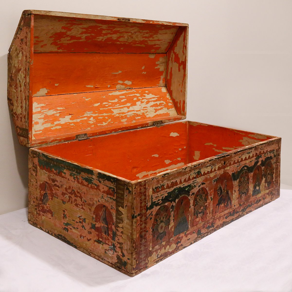 A 18th Century Moorish Chest-photo-2