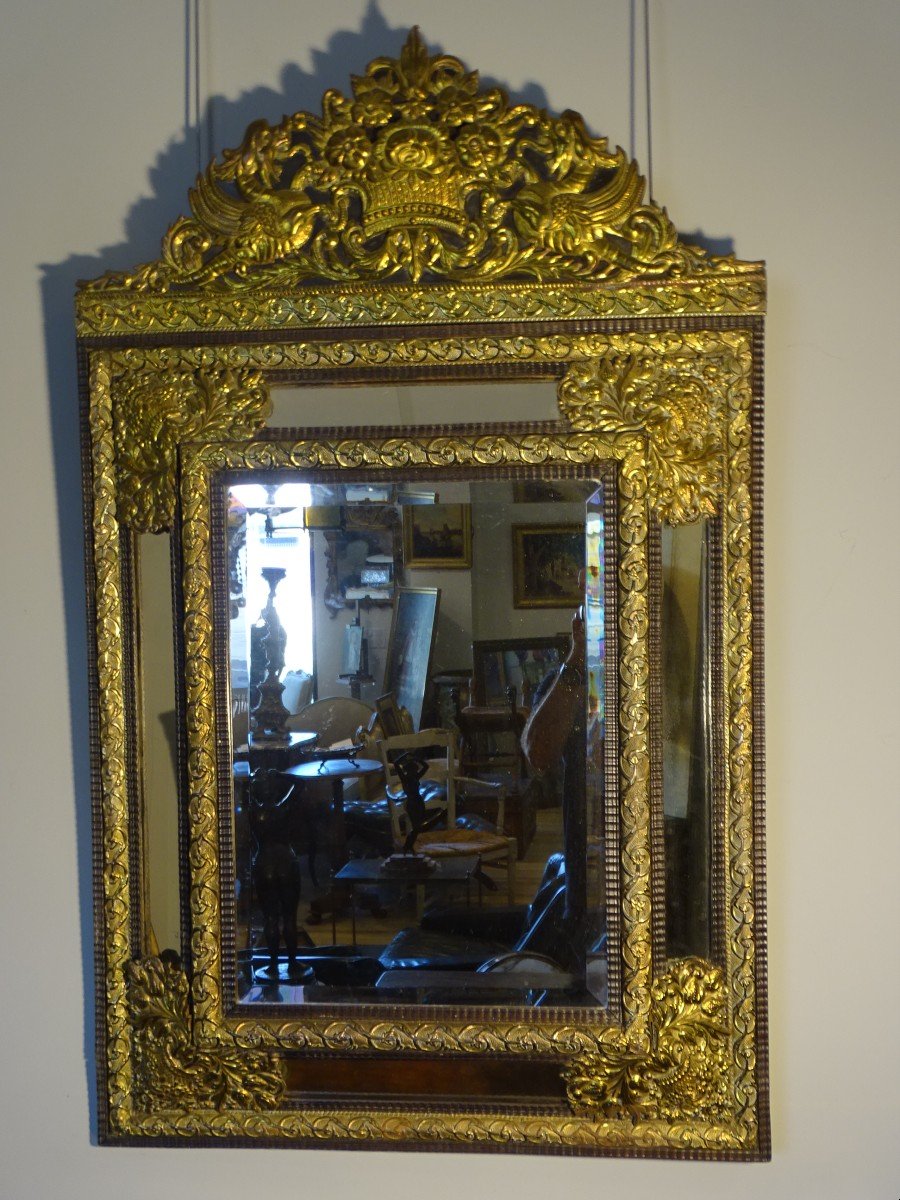 Miroir de style Louis XIII  à Parecloses En Laiton Repoussé  XIX ème Siècle-photo-2