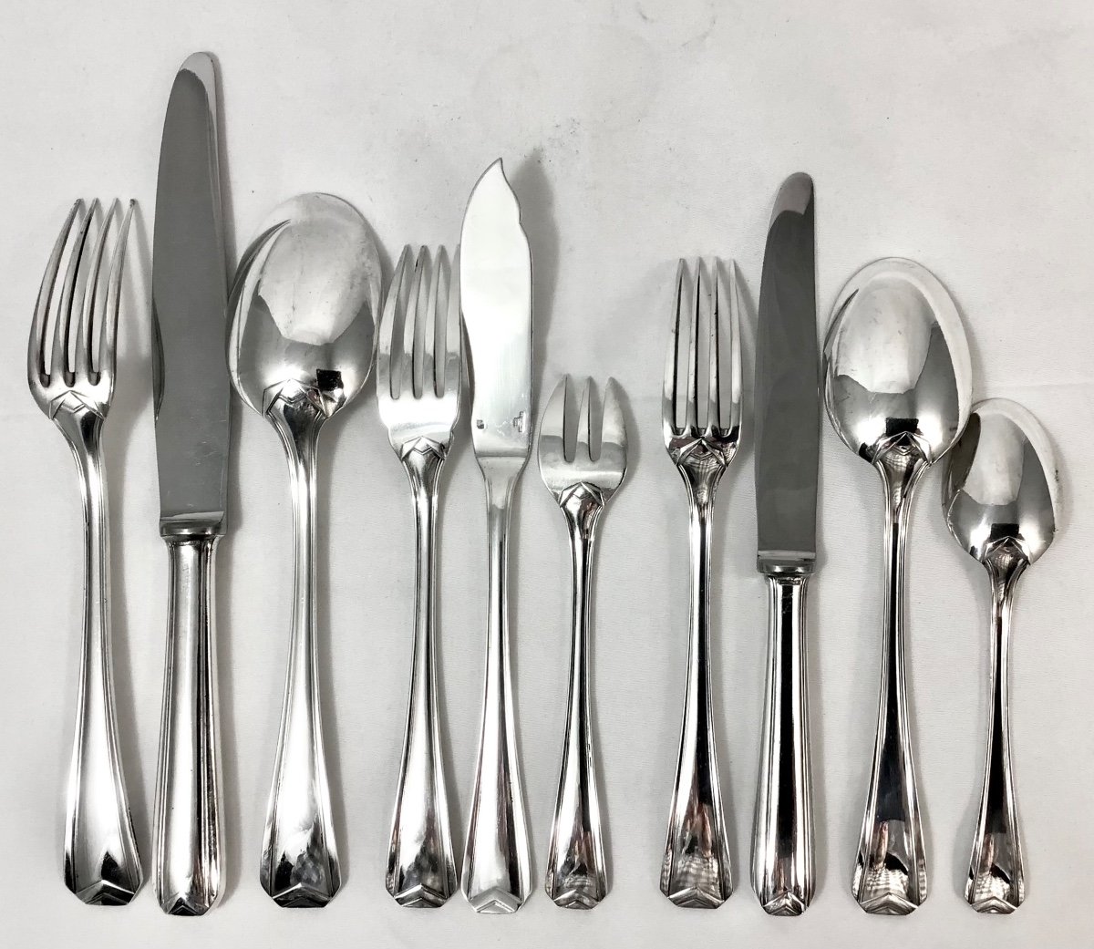 Canteen Of Cutlery 127 Pieces, Christofle “chevron”, Drawing By Luc Lanel, Art Deco-photo-3