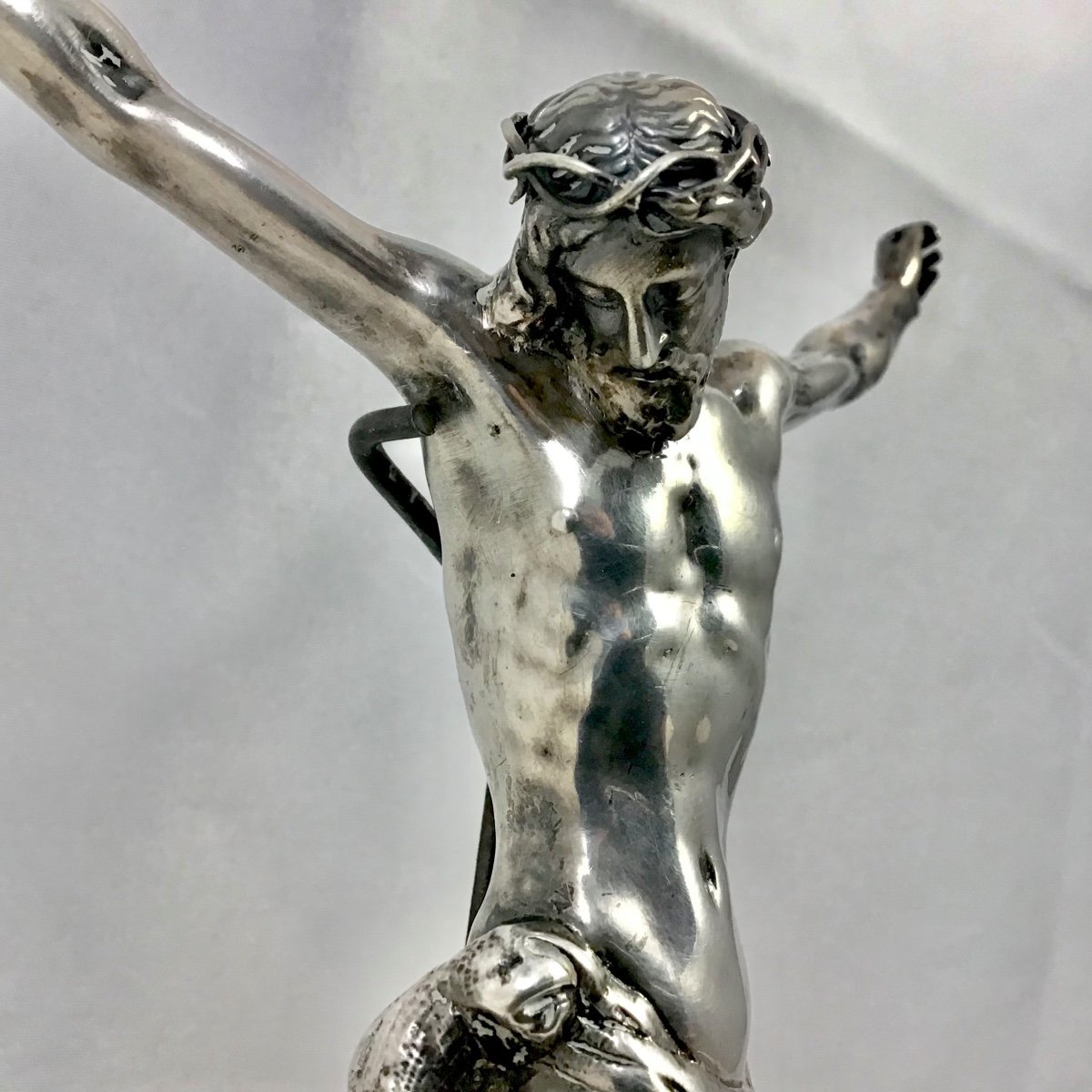 Christ En Argent Massif , Vers 1700-1730, Flandres , Avec Son Socle Contemporain -photo-3