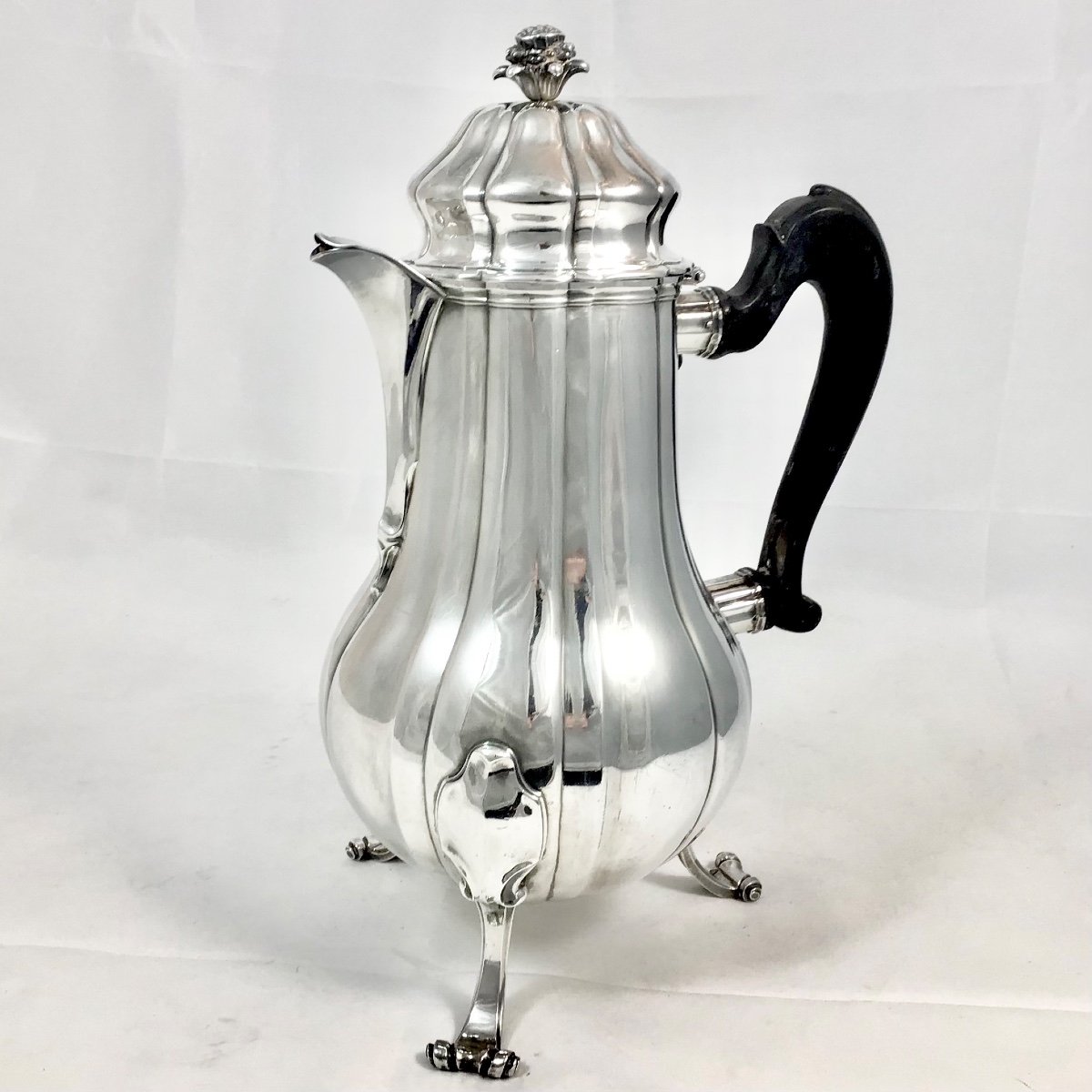 Tournai 1758, Louis XV Tripod Coffee Pot, Solid Silver-photo-6