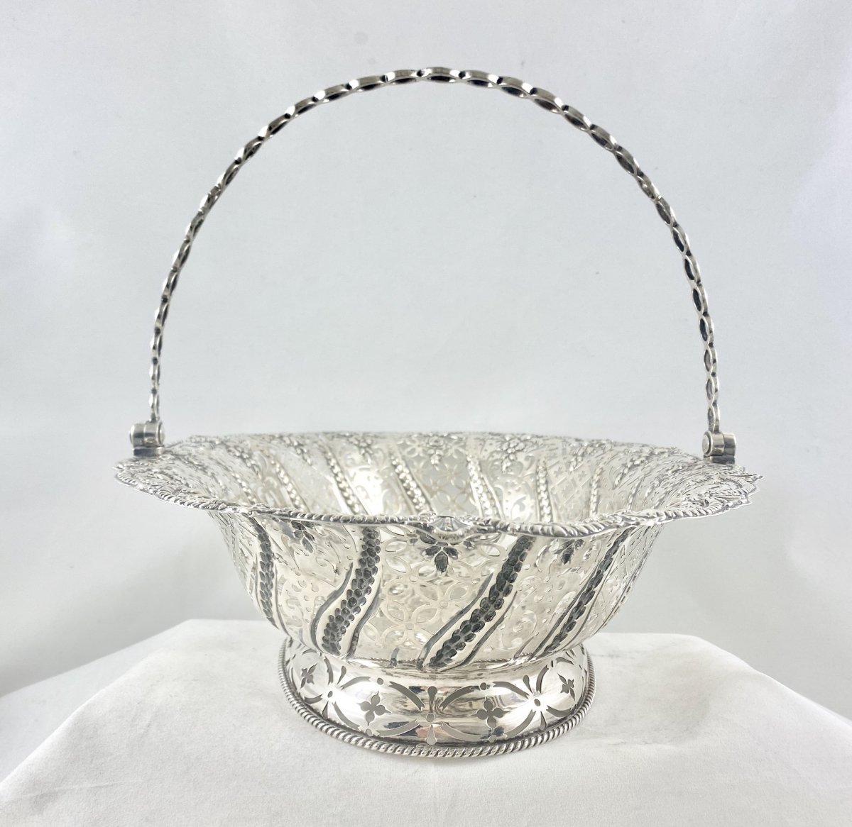 Basket George Ii, London 1759, Sterling Silver, Coat Of Arms Of Count Darcy-photo-2