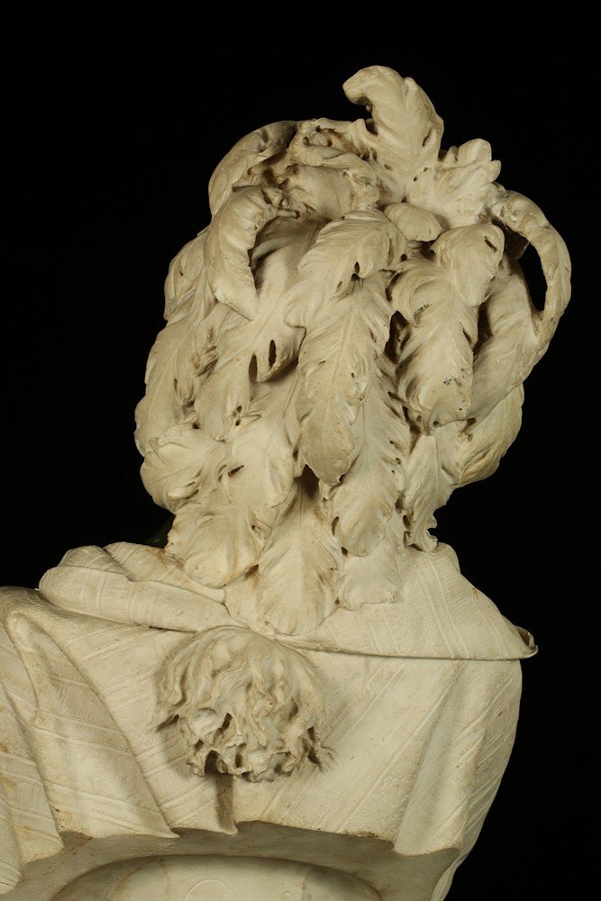 Bust Of A Woman On A Column-photo-3