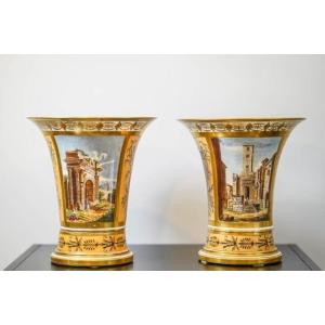 Paire De Vases En Porcelaine Peinte