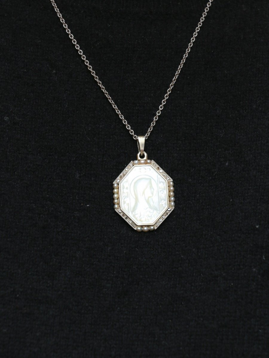 Art-deco Medal In White Gold, Mother-of-pearl, Diamonds And Fine Pearls-photo-4