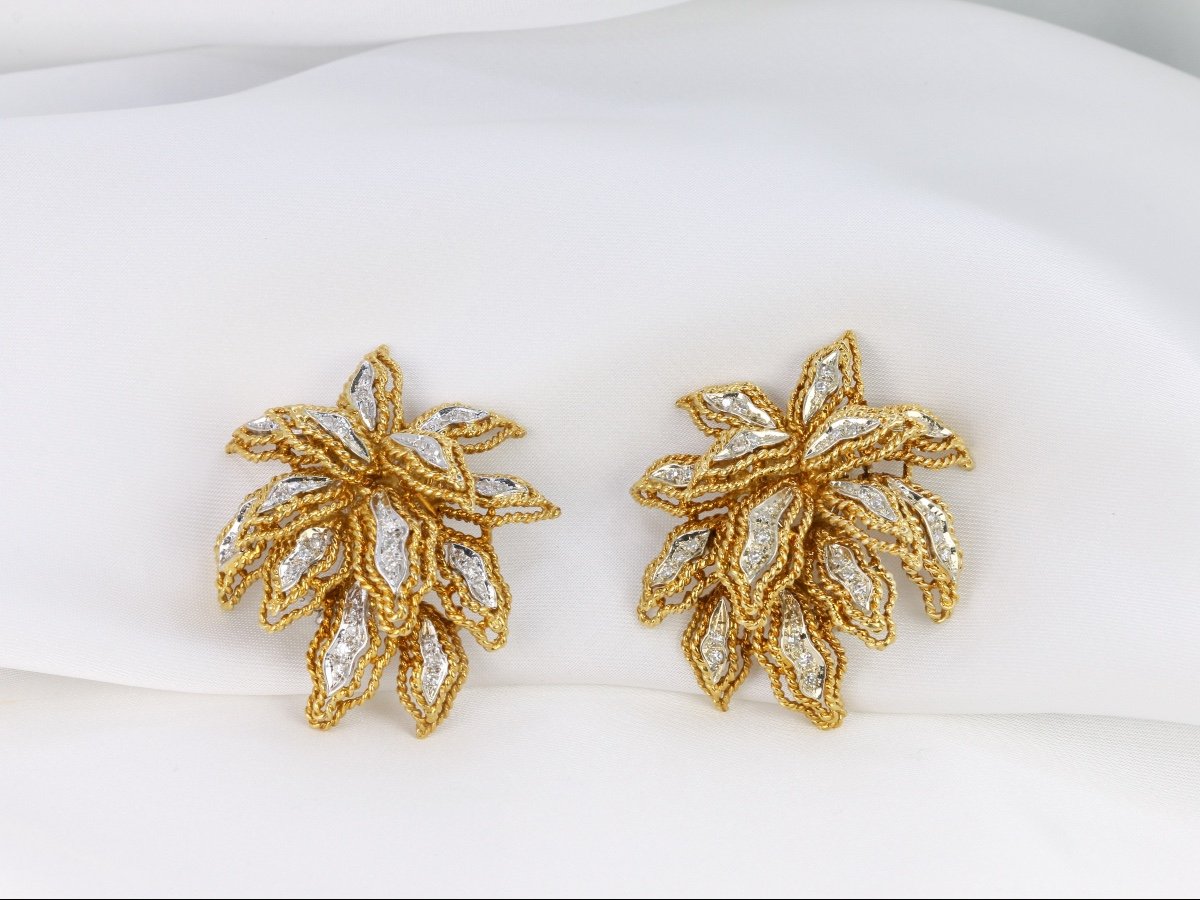 Vintage Flower Earrings In Gold And Diamonds-photo-4