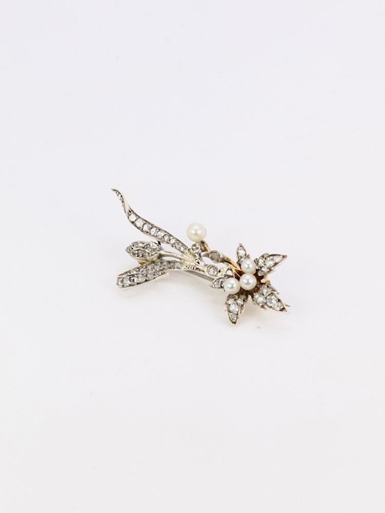 Broche Erable En Or, Diamants, Et Perles Fines-photo-1