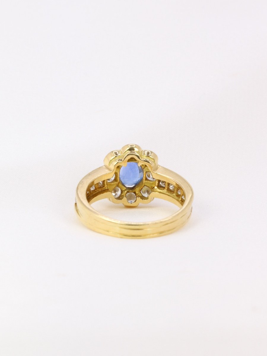 Vintage Marguerite Ring In Gold, Oval Sapphire And Diamonds-photo-1