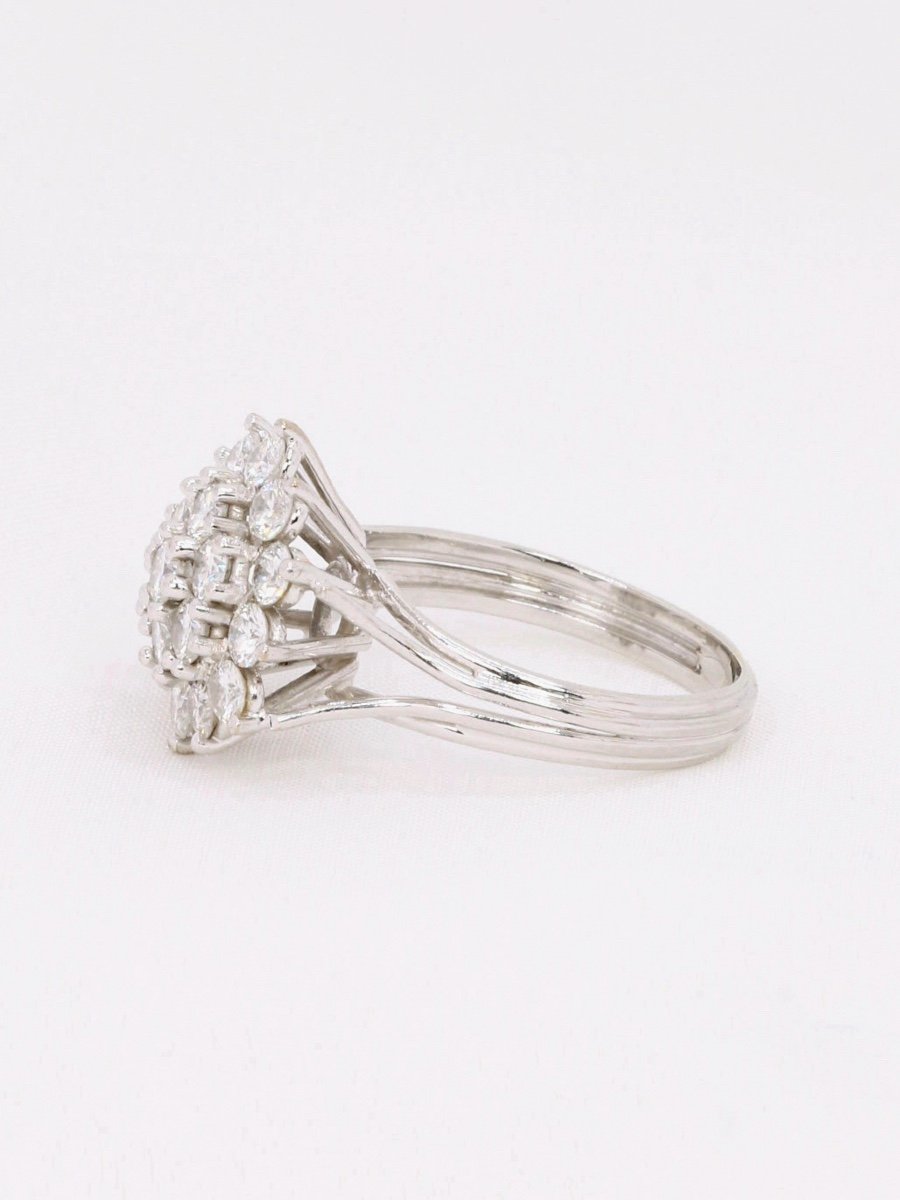 White Gold Flower Ring With 2 Ct Diamonds-photo-1