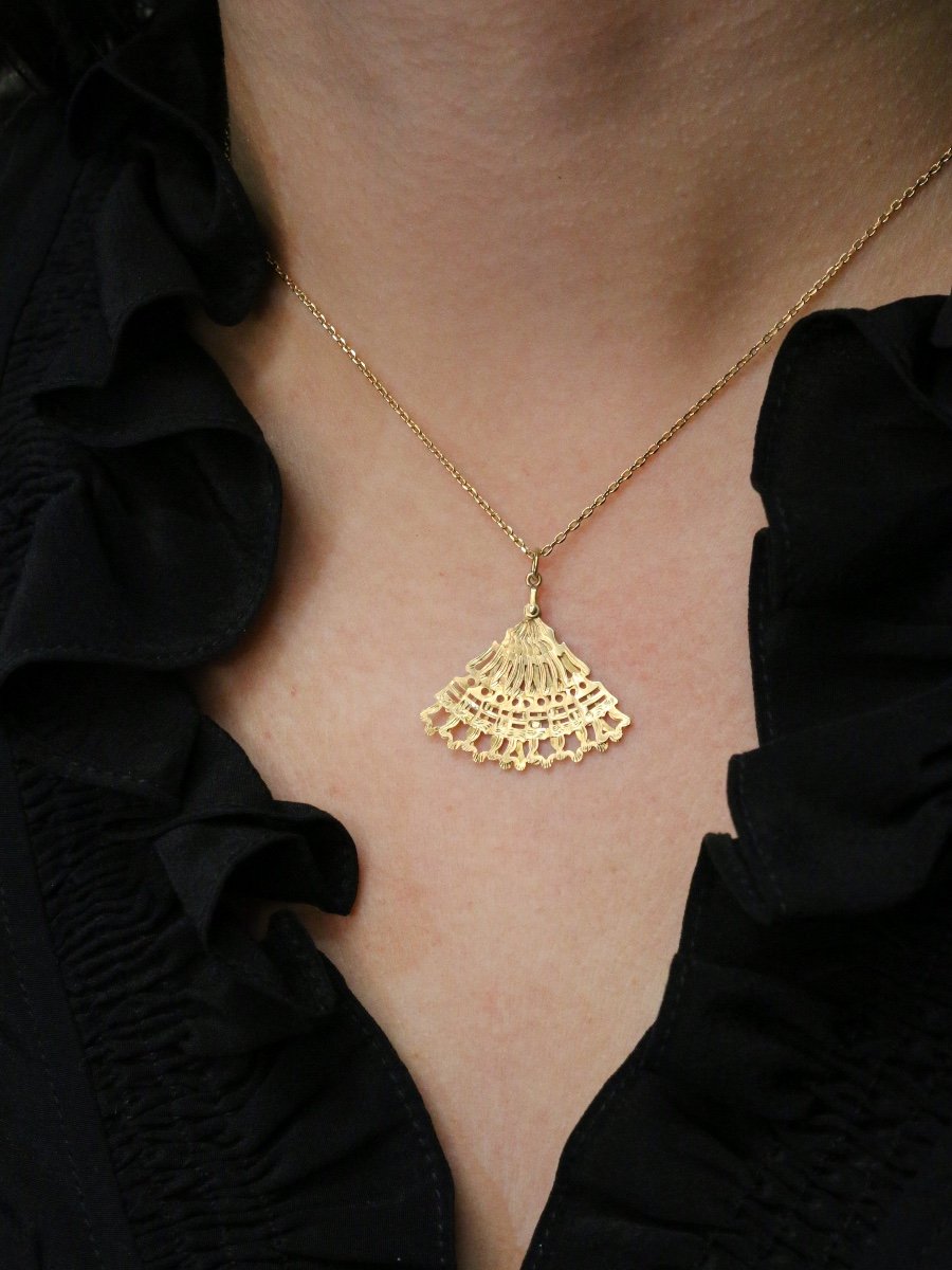 Yellow Gold Fan Pendant-photo-4