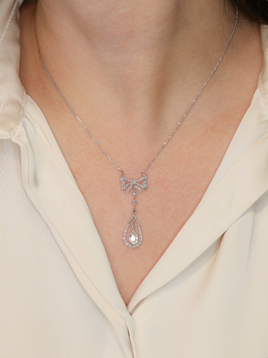 Belle Epoque Knot Necklace White Gold Diamonds-photo-2