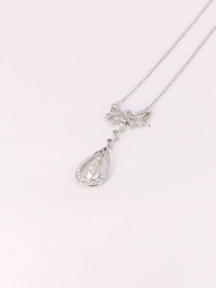 Belle Epoque Knot Necklace White Gold Diamonds-photo-1