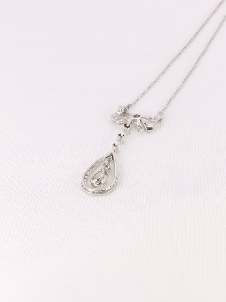 Belle Epoque Knot Necklace White Gold Diamonds-photo-2