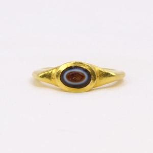 Antique Roman Intaglio Ring On Agate Depicting Athena In Profile