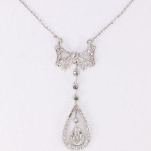 Belle Epoque Knot Necklace White Gold Diamonds