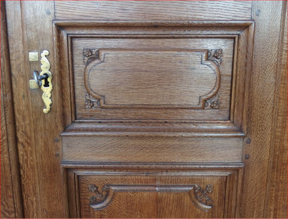 Vxii Th Century Cabinet With Heads Of Cherubs.-photo-3