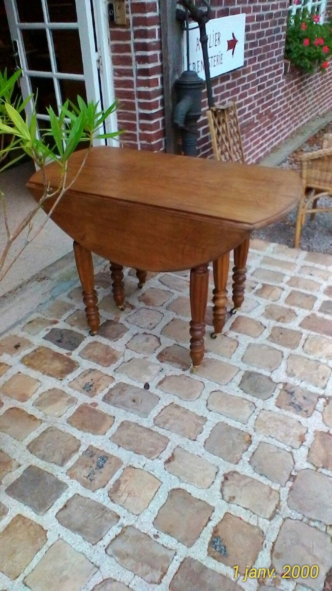 Six-leg Oak Table With Two Extensions.-photo-2