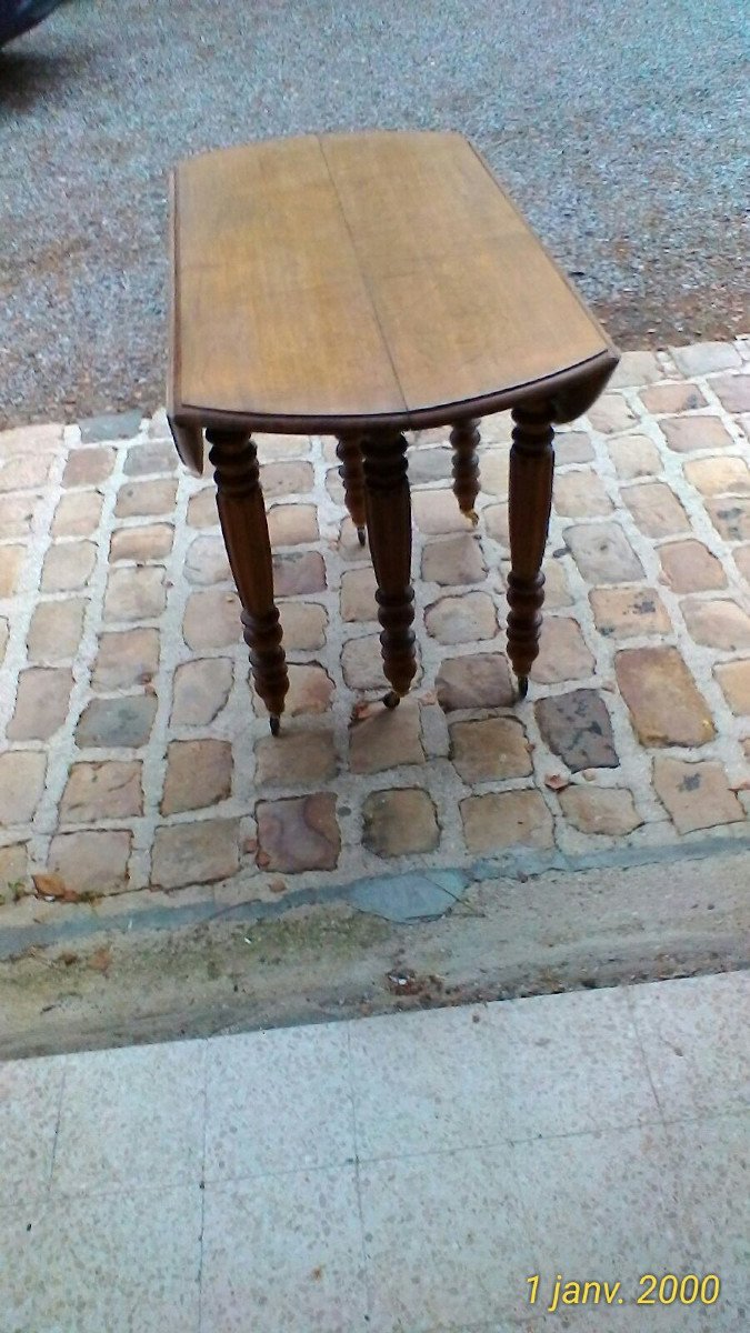 Six-leg Oak Table With Two Extensions.-photo-3