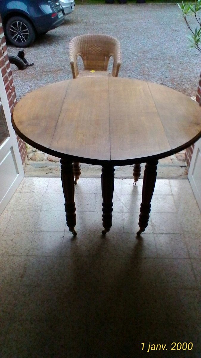 Six-leg Oak Table With Two Extensions.-photo-5