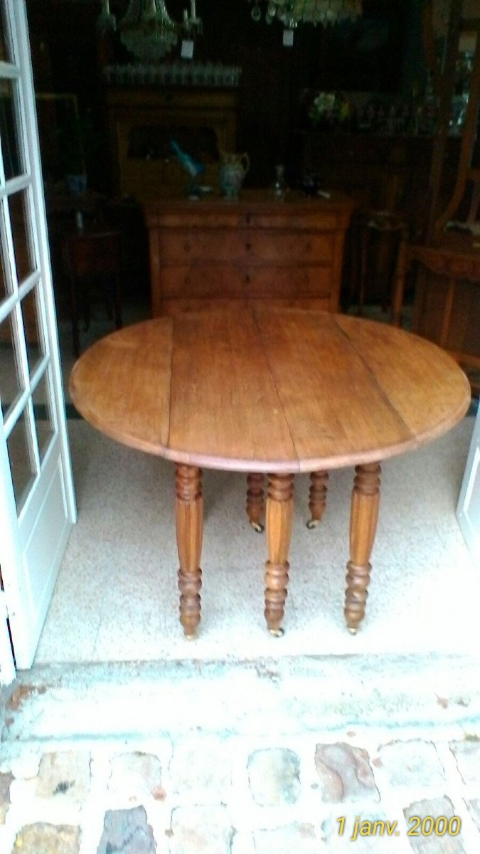 Six-leg Oak Table With Two Extensions.-photo-6