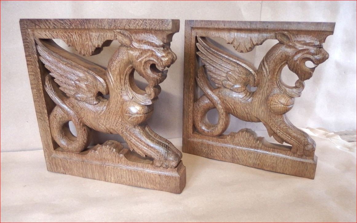 Oak Dragon Sculpture.-photo-2