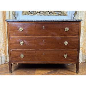 A Louis XVI Mahogany Chest Of Drawers By Montigny, 18th Century