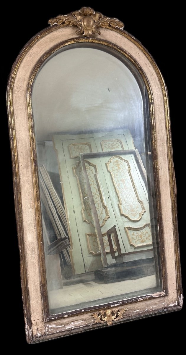 Antique Frame Dating Back To The Period Between The 18th And 19th Centuries With Mirror