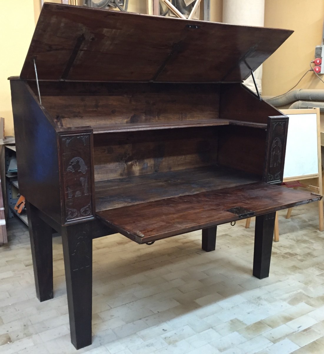 Sideboard In Solid Oak With Bas-relief Figures From The Late 18th Century.-photo-2