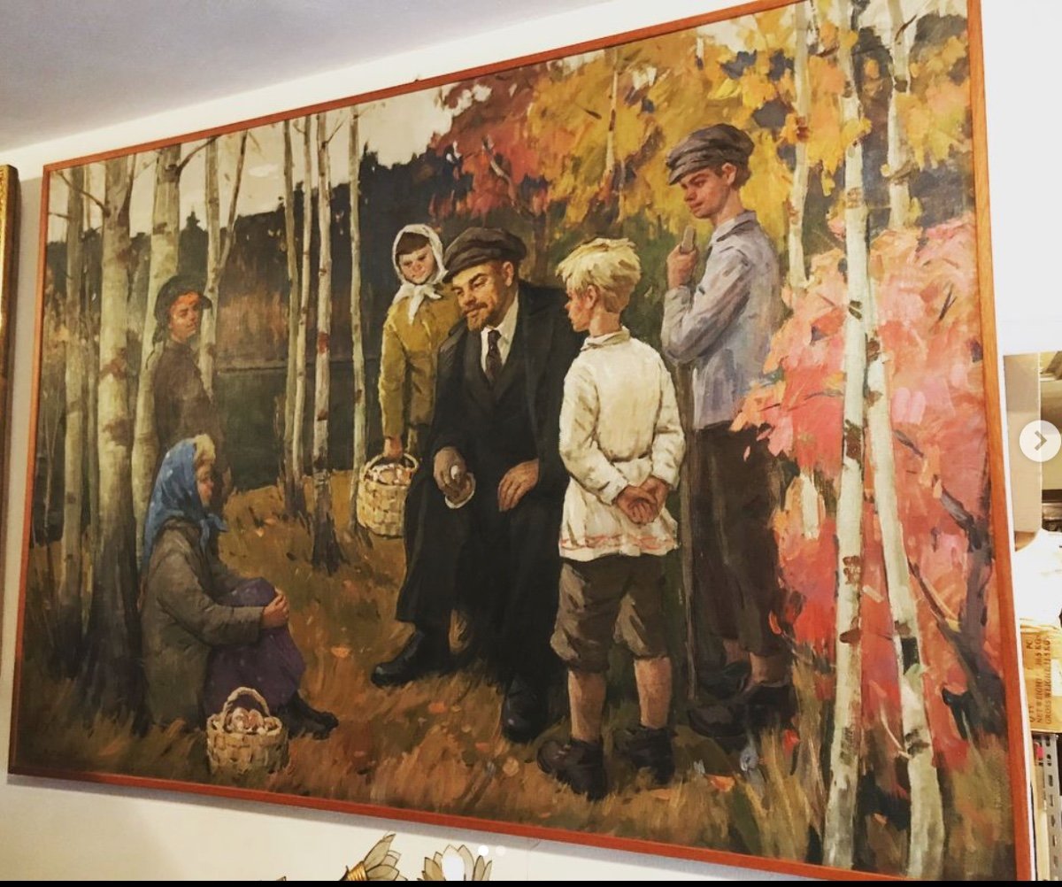 Huile Sur Toile Signée Représentant Lénine Avec Des Enfants Dans Les Bois. 