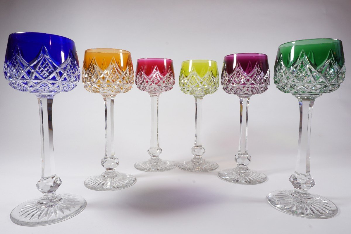 Lot de BACCARAT. 12 verres à vin d'Alsace en cristal bicolore