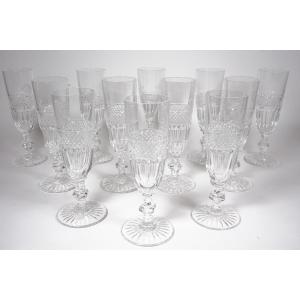 12 Saint Louis Trianon Crystal Champagne Flutes