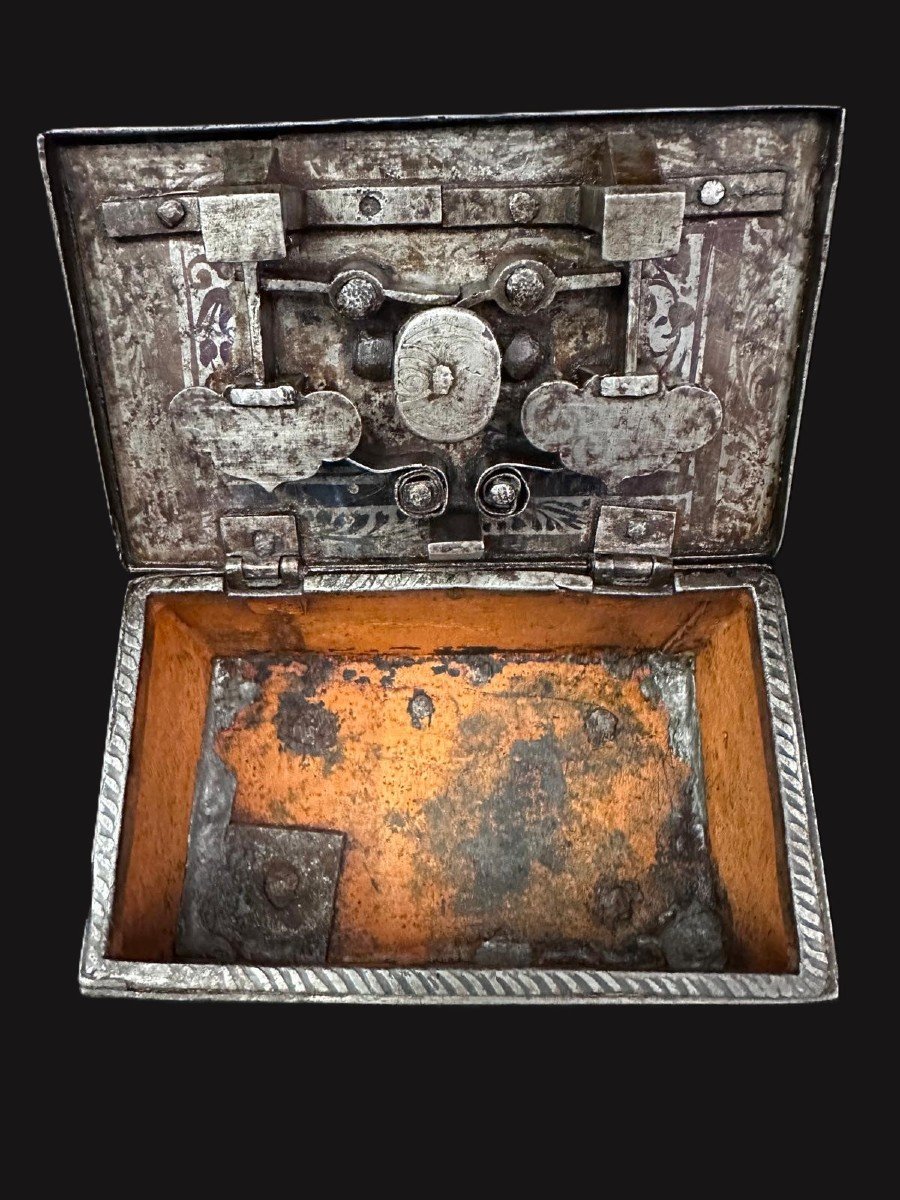 Small Iron Chest Box-photo-2