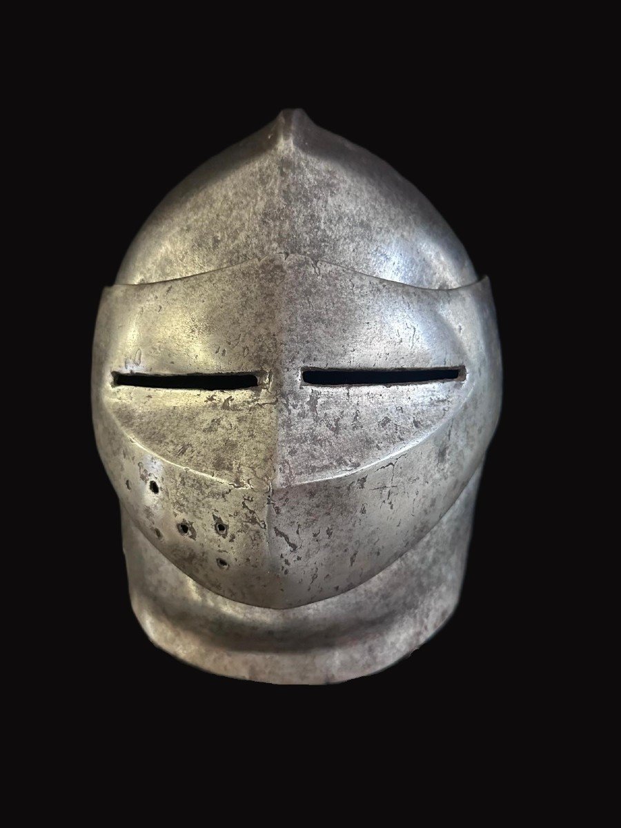 Closed Helmet