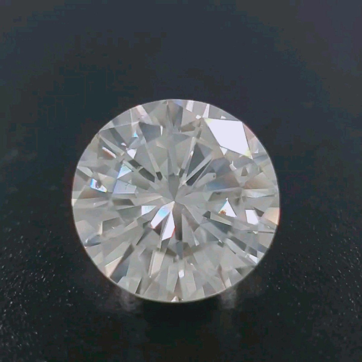 Superbe Diamant Rond 1.66 Carat H Si1 - Certifié