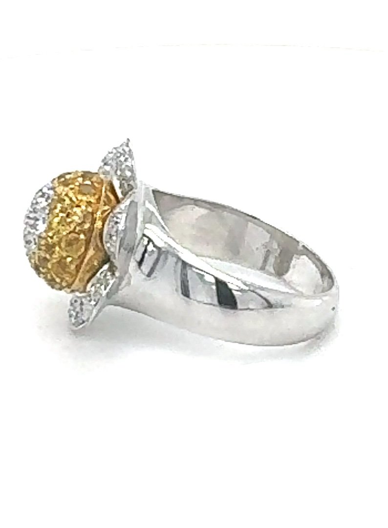 Bague Or Blanc avec Diamants Blancs  &  Saphir Jaune-photo-2