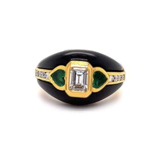 "elegant Vintage 18 Kt Yellow Gold Ring With Diamonds, Onyx & Emerald"
