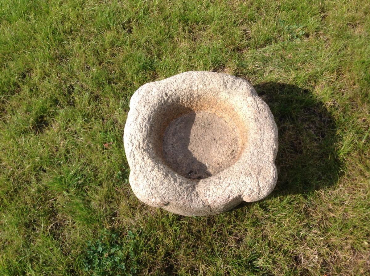 Benitier In Old Granite-photo-2