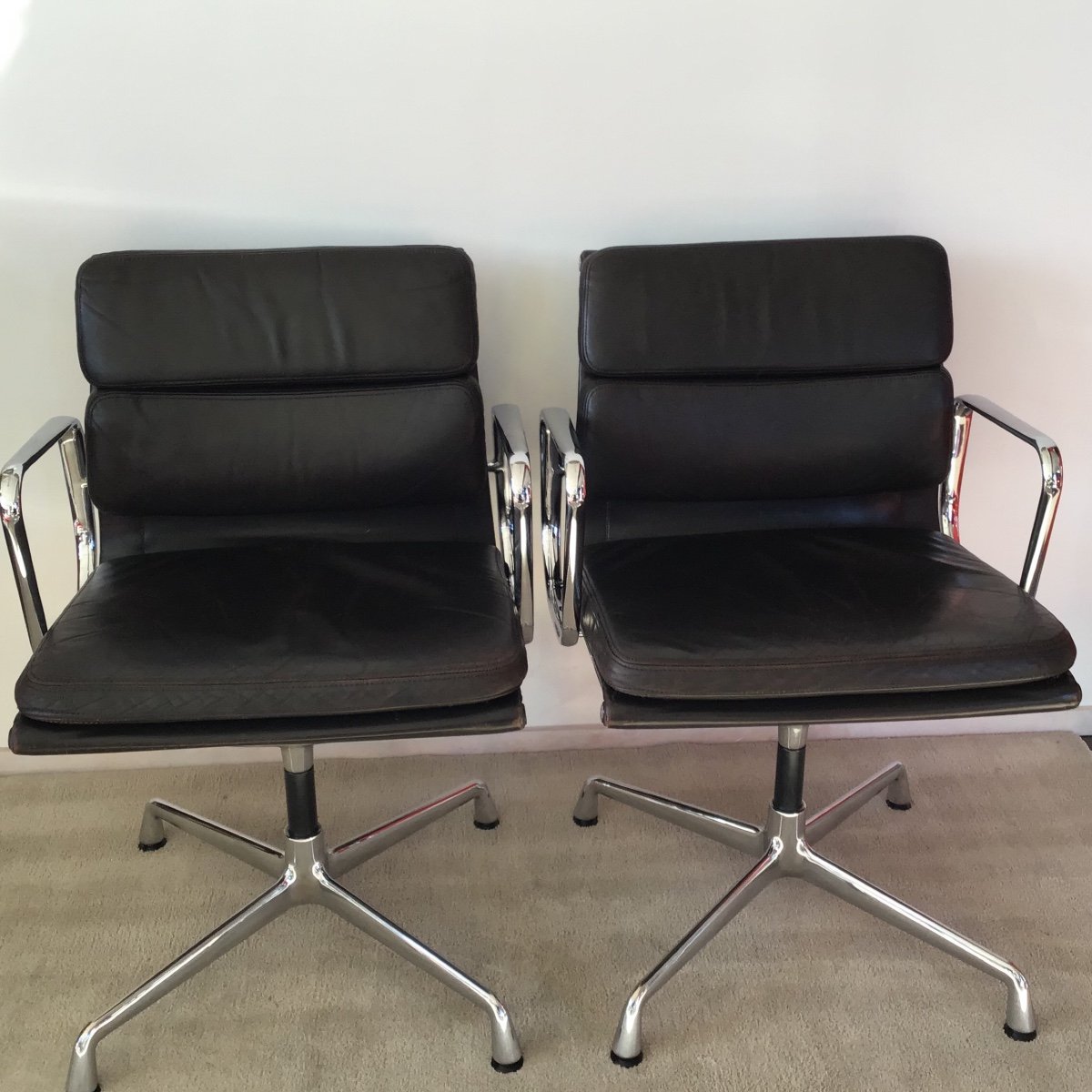 Vintage Eames Ea 208 Soft Pas Leather Armchairs-photo-4