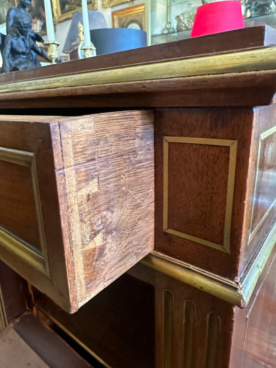 Louis XVI Style Mahogany Bedside Chest. -photo-4