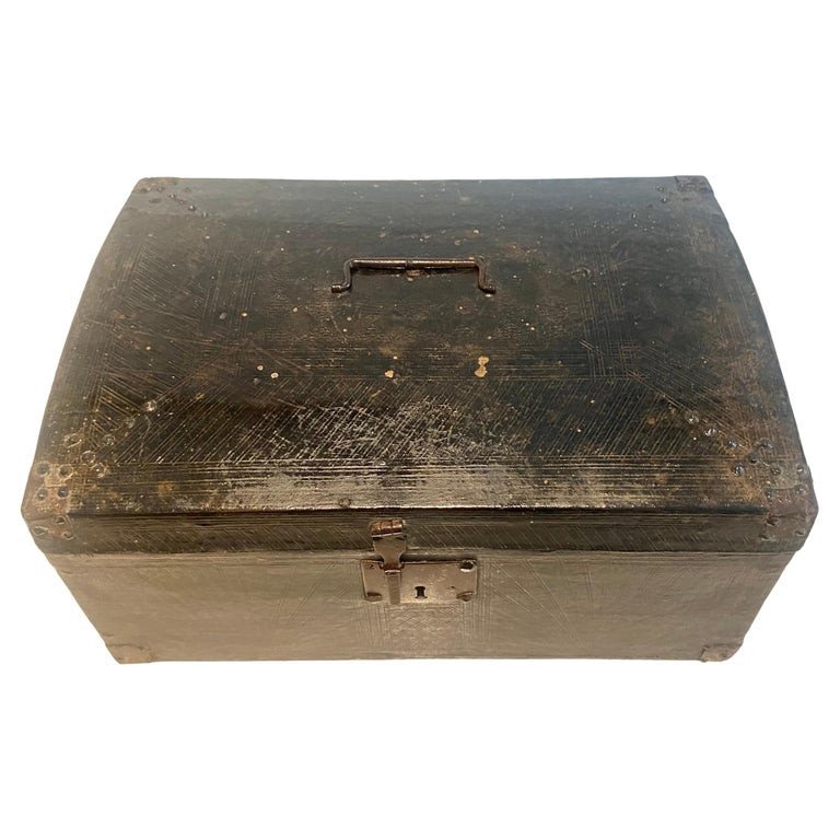 Louis 14 Period Messenger Box In Leather-covered Wood - Box - France - 17th 18th-photo-2