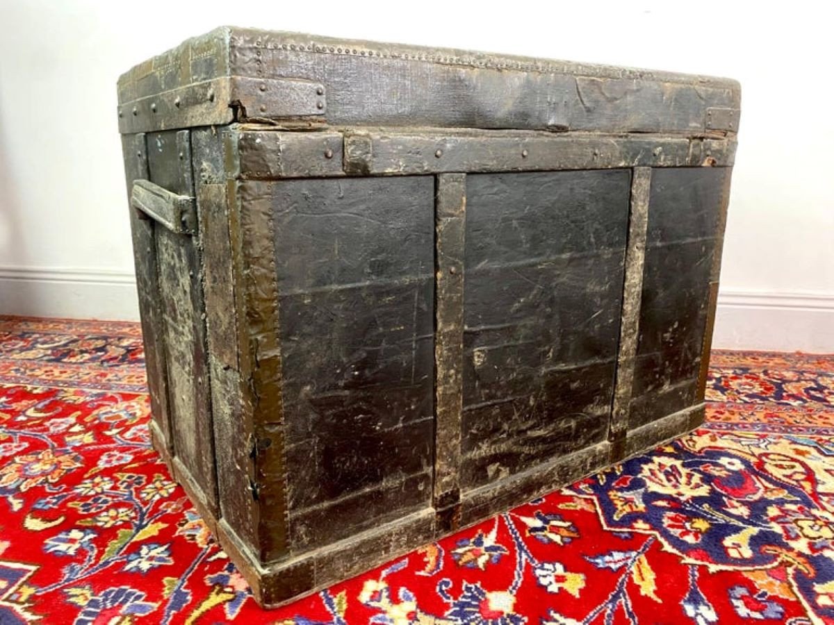 Parisian Travel Trunk In Black Wood And Brass - 19th Paris France-photo-2