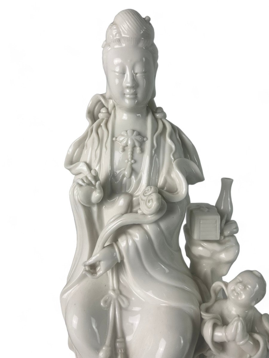 Porcelain Statuette "blanc De Chine" Of The Goddess Guanyin - Dehua Porcelain - 19th-photo-2