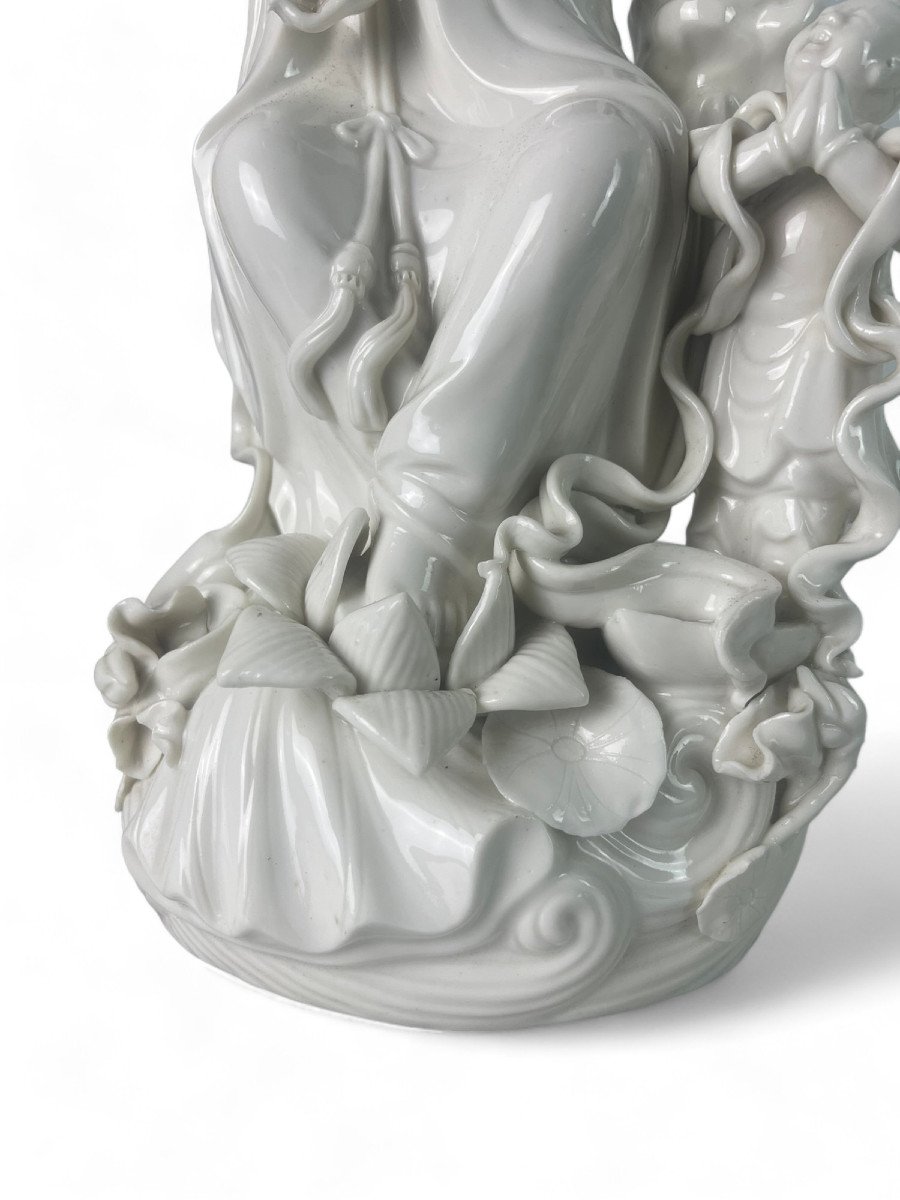 Porcelain Statuette "blanc De Chine" Of The Goddess Guanyin - Dehua Porcelain - 19th-photo-2