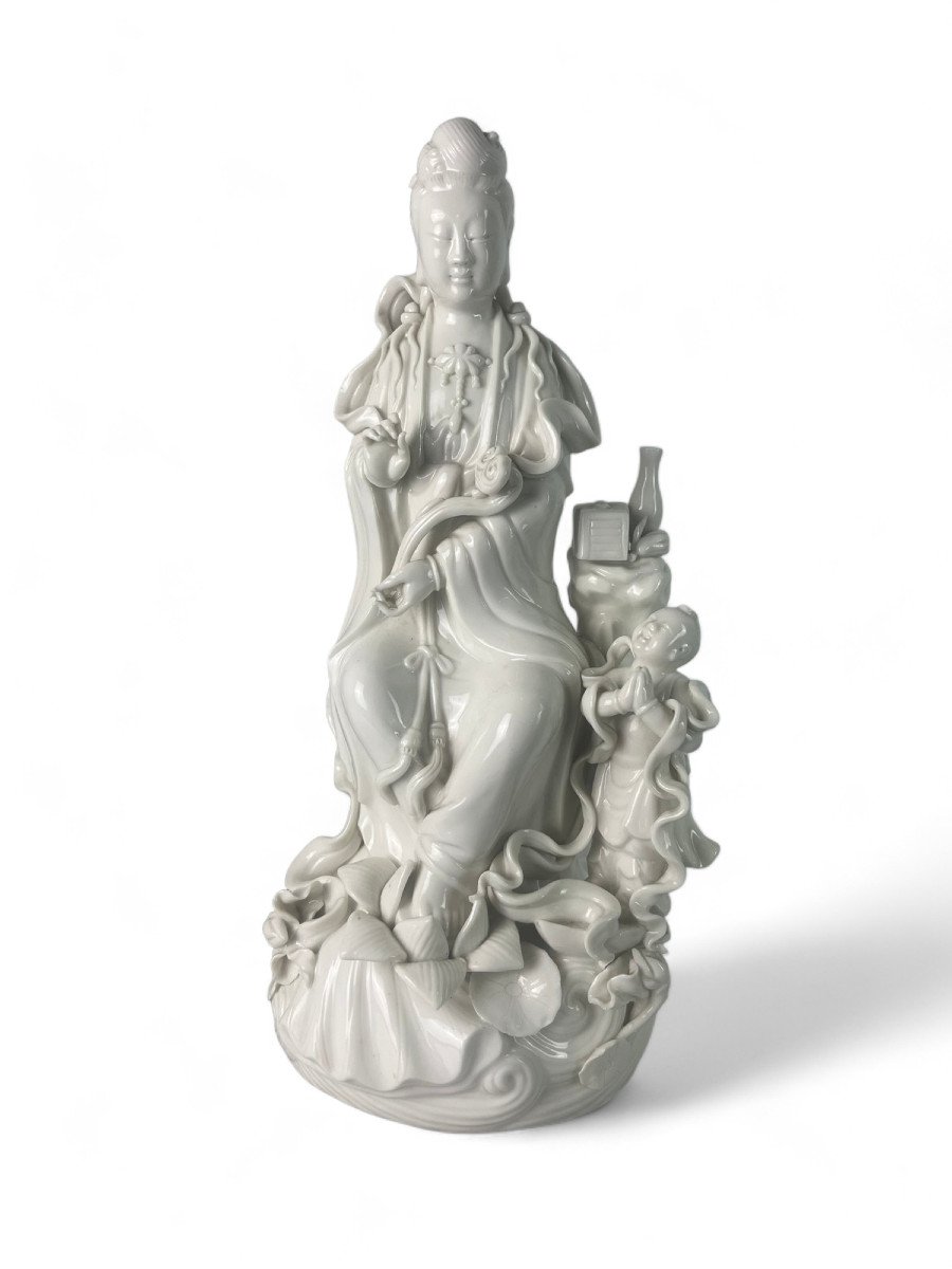 Porcelain Statuette "blanc De Chine" Of The Goddess Guanyin - Dehua Porcelain - 19th