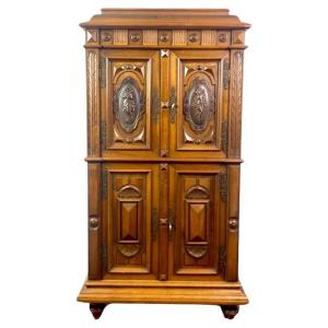 Carved English Cabinet - Renaissance - Louis Philippe Period - 19th England